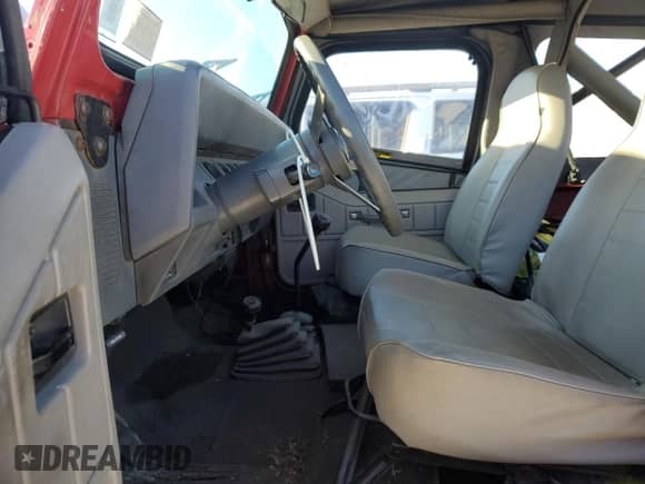 1988 Jeep Wrangler с VIN 2BCHV81SXJB541772, выставлен на аукционе Copart как лот 45342095 с пробегом 110 222 миль миль и Чистый • Clean title. История ставок и продаж доступна на DreamBid. Изображение 7.