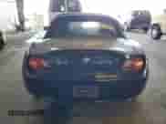 2003 BMW Z4 2.5i z VIN 4USBT33493LS45229, wystawiony jako Copart lot #70125125 z przebiegiem 161 588 mil mil oraz Szkoda całkowita • Salvage title. Historia ofert i sprzedaży dostępna na DreamBid. Obrazek 6.