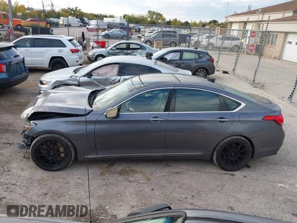 2015 Hyundai Genesis 5.0L с VIN KMHGN4JF4FU068826, выставлен на аукционе IAAI как лот 43465258 с пробегом 98 056 миль миль и . История ставок и продаж доступна на DreamBid. Изображение 14.