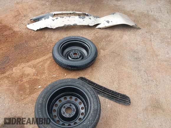 2009 Toyota Camry XLE with VIN 4T1BE46K49U913873, listed as a IAAI auction lot 43250338 with 266,056 mi miles and . Bid and sale history available at DreamBid. Image 12.