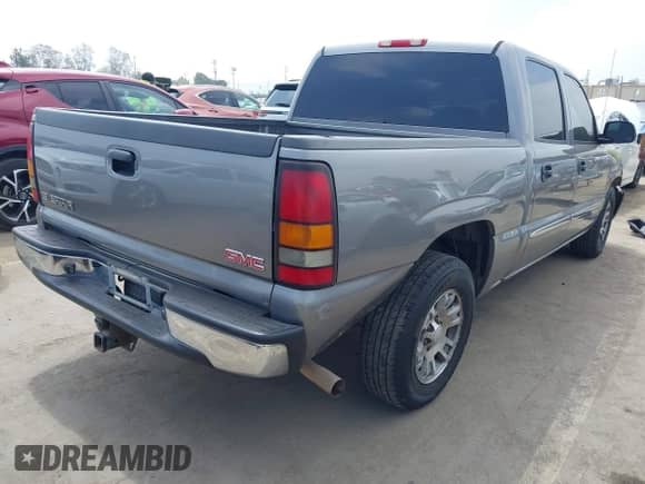 2007 GMC Sierra 1500 SLE1 with VIN 2GTEC13Z171168600, listed as a IAAI auction lot 42282026 with 238,679 mi miles and . Bid and sale history available at DreamBid. Image 4.