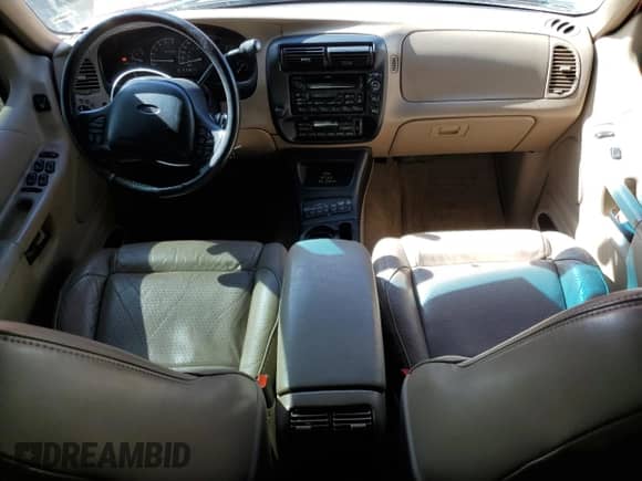 1998 Ford Explorer XLT с VIN 1FMZU35P3WZB21852, выставлен на аукционе Copart как лот 49007685 с пробегом 132 034 миль миль и Списание • Salvage title. История ставок и продаж доступна на DreamBid. Изображение 8.