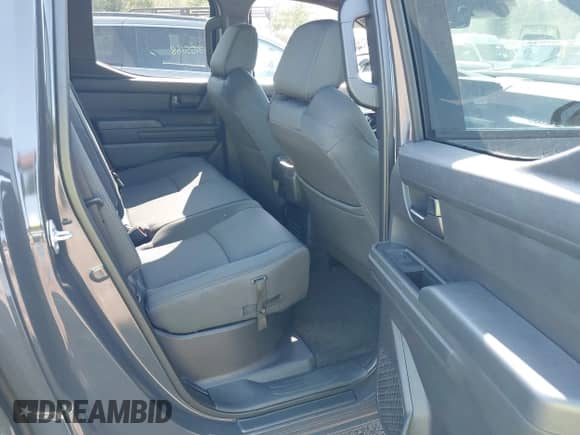 2024 Toyota Tacoma TRD Off Road с VIN 3TMLB5JN2RM081933, выставлен на аукционе IAAI как лот 43173729 с пробегом 10 704 миль миль и . История ставок и продаж доступна на DreamBid. Изображение 8.