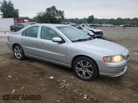 2009 Volvo S60 2.5T with VIN YV1RS592792736609, listed as a Copart auction lot 62700375 with 174,588 mi miles and Salvage title. Bid and sale history available at DreamBid. Image 4.