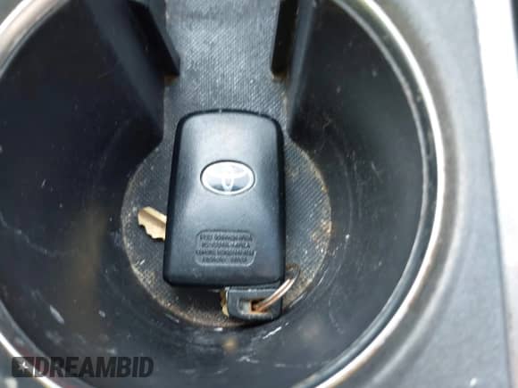 2016 Toyota Camry LE z VIN 4T1BD1FK7GU188333, wystawiony jako IAAI lot #43300091 z przebiegiem 305 952 mil mil oraz . Historia ofert i sprzedaży dostępna na DreamBid. Obrazek 11.