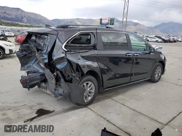 2025 Toyota Sienna XLE z VIN 5TDJSKFC2SS198544, wystawiony jako Copart lot #84909165 z przebiegiem Nie podano mil oraz Szkoda całkowita • Salvage title. Historia ofert i sprzedaży dostępna na DreamBid. Obrazek 3.