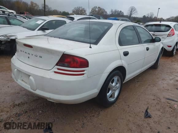 2004 Dodge Stratus SE with VIN 1B3EL36RX4N279603, listed as a IAAI auction lot 41045823 with 128,102 mi miles and . Bid and sale history available at DreamBid. Image 4.