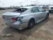 2023 Toyota Camry SE z VIN 4T1G11AK5PU726016, wystawiony jako IAAI lot #41870301 z przebiegiem 62 110 mil mil oraz . Historia ofert i sprzedaży dostępna na DreamBid. Obrazek 4.