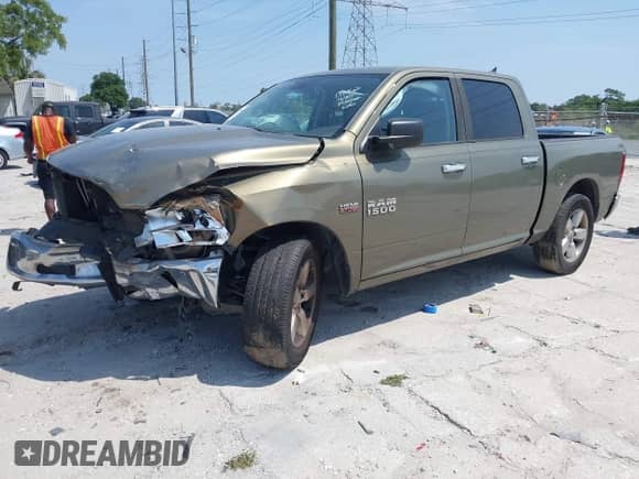 2015 Ram 1500 Big Horn z VIN 1C6RR6LT6FS567629, wystawiony jako IAAI lot #42323898 z przebiegiem 153 820 mil mil oraz . Historia ofert i sprzedaży dostępna na DreamBid. Obrazek 2.