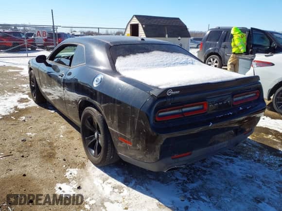 2015 Dodge Challenger SXT с VIN 2C3CDZAG3FH739860, выставлен на аукционе IAAI как лот 41633204 с пробегом 87 442 миль миль и . История ставок и продаж доступна на DreamBid. Изображение 3.