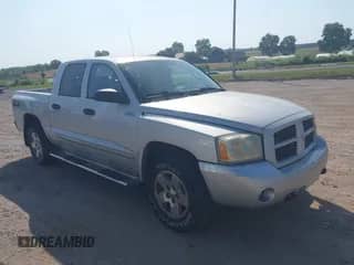 2006 Dodge Dakota SLT с VIN 1D7HW48NX6S645556, выставлен на аукционе IAAI как лот 42597957 с пробегом 161 178 миль миль и . История ставок и продаж доступна на DreamBid. Изображение 1.