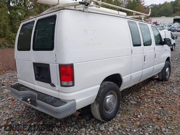 2000 Ford Econoline Cargo Commercial с VIN 1FTSE34L2YHB81454, выставлен на аукционе IAAI как лот 43564569 с пробегом 206 665 миль миль и . История ставок и продаж доступна на DreamBid. Изображение 4.