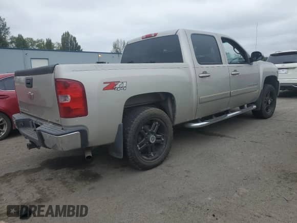 2007 Chevrolet Silverado 1500 LTZ z VIN 3GCEK13M17G551970, wystawiony jako Copart lot #80522755 z przebiegiem Nie podano mil oraz Czysty tytuł • Clean title. Historia ofert i sprzedaży dostępna na DreamBid. Obrazek 3.