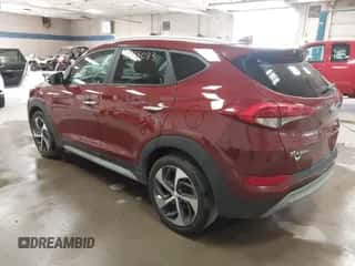 2018 Hyundai Tucson Value z VIN KM8J3CA27JU820675, wystawiony jako IAAI lot #42995083 z przebiegiem 97 090 mil mil oraz . Historia ofert i sprzedaży dostępna na DreamBid. Obrazek 3.