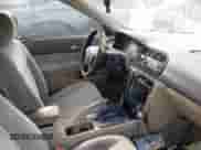 1994 Honda Accord LX z VIN 1HGCD5631RA068896, wystawiony jako IAAI lot #42552798 z przebiegiem 283 022 mil mil oraz . Historia ofert i sprzedaży dostępna na DreamBid. Obrazek 5.