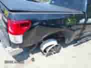 2012 Toyota Tundra z VIN 5TFRU5F18CX026186, wystawiony jako IAAI lot #42414319 z przebiegiem 216 128 mil mil oraz . Historia ofert i sprzedaży dostępna na DreamBid. Obrazek 6.