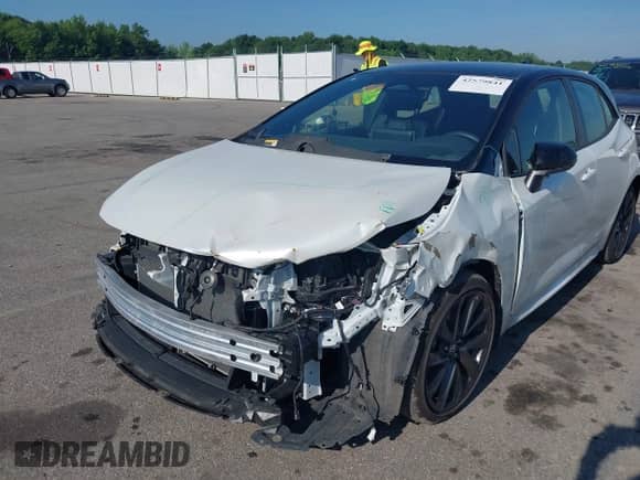 2024 Toyota Corolla XSE z VIN JTNC4MBE0R3217931, wystawiony jako IAAI lot #42579841 z przebiegiem 26 832 mil mil oraz . Historia ofert i sprzedaży dostępna na DreamBid. Obrazek 6.