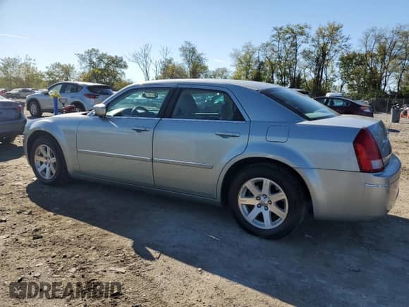 2006 Chrysler 300 Touring with VIN 2C3KA53G96H107763, listed as a Copart auction lot 87236955 with 82,257 mi miles and Clean title. Bid and sale history available at DreamBid. Image 2.