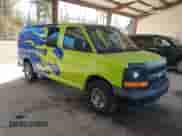 2006 Chevrolet Express Cargo z VIN 1GCHG35U261142400, wystawiony jako IAAI lot #43450147 z przebiegiem 204 900 mil mil oraz . Historia ofert i sprzedaży dostępna na DreamBid. Obrazek 1.