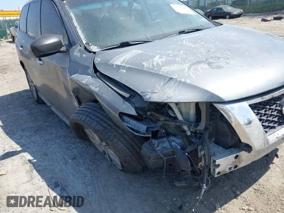 2016 Nissan Pathfinder Platinum with VIN 5N1AR2MM0GC645674, listed as a IAAI auction lot 42070490 with Not provided miles and . Bid and sale history available at DreamBid. Image 6.