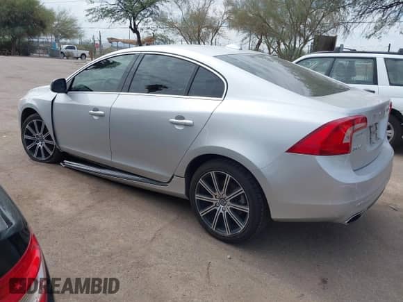 2017 Volvo S60 Inscription с VIN LYV402TK4HB134230, выставлен на аукционе IAAI как лот 43418033 с пробегом 92 192 миль миль и . История ставок и продаж доступна на DreamBid. Изображение 3.