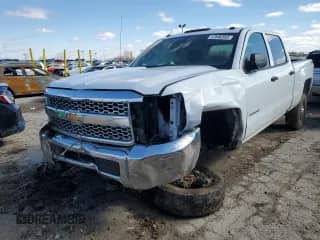 2019 Chevrolet Silverado 2500HD Work Truck z VIN 1GC1KREG7KF215142, wystawiony jako Copart lot #47896565 z przebiegiem Nie podano mil oraz Nie do naprawy • Non repairable. Historia ofert i sprzedaży dostępna na DreamBid. Obrazek 1.