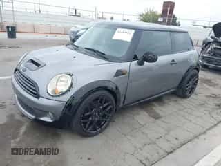 2010 MINI Hardtop with VIN WMWMF3C58ATZ60995, listed as a IAAI auction lot 42454882 with 147,607 mi miles and . Bid and sale history available at DreamBid. Image 2.