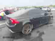 2017 Volvo S60 Dynamic с VIN YV126MFL8H2422804, выставлен на аукционе IAAI как лот 42411971 с пробегом 127 927 миль миль и . История ставок и продаж доступна на DreamBid. Изображение 4.