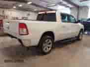 2022 Ram 1500 Big Horn z VIN 1C6RRFFG9NN396368, wystawiony jako IAAI lot #42541244 z przebiegiem 27 660 mil mil oraz . Historia ofert i sprzedaży dostępna na DreamBid. Obrazek 4.