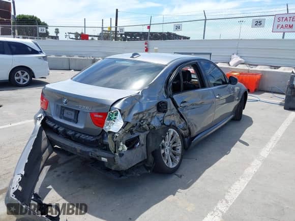 2011 BMW 3 Series 328i с VIN WBAPH5C53BF093444, выставлен на аукционе IAAI как лот 43061446 с пробегом 131 634 миль миль и . История ставок и продаж доступна на DreamBid. Изображение 4.