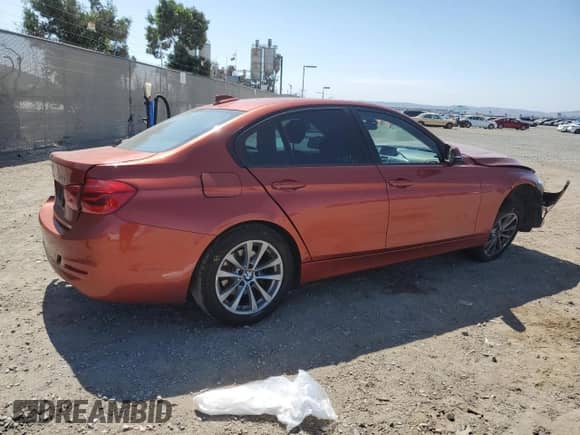 2018 BMW 3 Series 320i z VIN WBA8E1G53JNU91614, wystawiony jako Copart lot #81086735 z przebiegiem 123 243 mil mil oraz Szkoda całkowita • Salvage title. Historia ofert i sprzedaży dostępna na DreamBid. Obrazek 3.