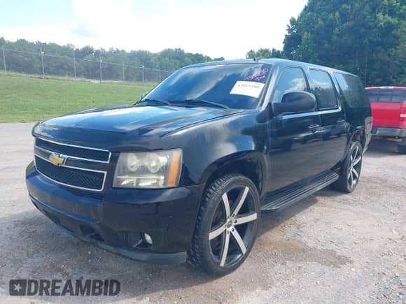 2007 Chevrolet Suburban LS with VIN 3GNFC160X7G152203, listed as a IAAI auction lot 43015580 with 182,898 mi miles and . Bid and sale history available at DreamBid. Image 2.