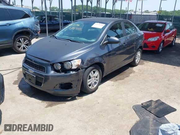 2012 Chevrolet Sonic LT с VIN 1G1JC5SH6C4180747, выставлен на аукционе IAAI как лот 42570496 с пробегом 93 958 миль миль и . История ставок и продаж доступна на DreamBid. Изображение 2.