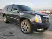 2009 Cadillac Escalade с VIN 1GYFC43529R226608, выставлен на аукционе Copart как лот 43647605 с пробегом 121 602 миль миль и Чистый • Clean title. История ставок и продаж доступна на DreamBid. Изображение 4.