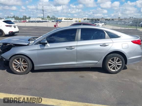 2017 Hyundai Sonata 2.4L с VIN 5NPE24AF8HH445899, выставлен на аукционе IAAI как лот 43315598 с пробегом 98 797 миль миль и . История ставок и продаж доступна на DreamBid. Изображение 14.