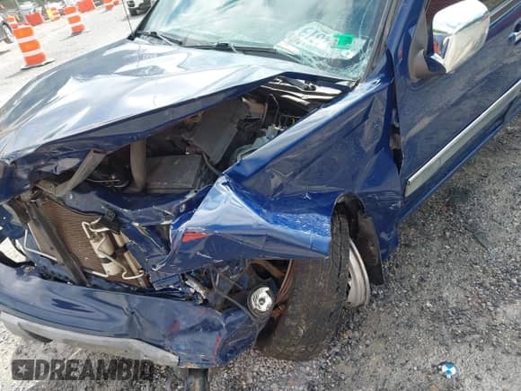 2011 Chevrolet Colorado 1LT z VIN 1GCHTCFE5B8124302, wystawiony jako IAAI lot #42494908 z przebiegiem 121 194 mil mil oraz . Historia ofert i sprzedaży dostępna na DreamBid. Obrazek 17.