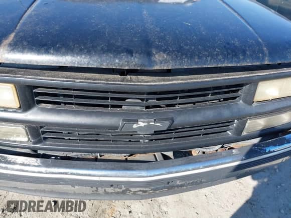1999 Chevrolet Tahoe with VIN 1GNEC13R3XJ567487, listed as a IAAI auction lot 41468532 with 261,461 mi miles and . Bid and sale history available at DreamBid. Image 14.