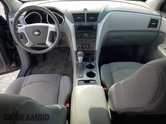 2012 Chevrolet Traverse 1LT z VIN 1GNKVGED6CJ382037, wystawiony jako Copart lot #71263185 z przebiegiem 253 517 mil mil oraz Szkoda całkowita • Salvage title. Historia ofert i sprzedaży dostępna na DreamBid. Obrazek 8.