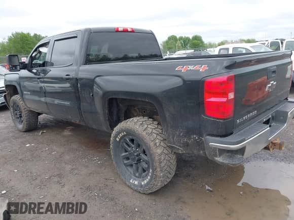 2015 Chevrolet Silverado 2500HD Work Truck z VIN 1GC1KUEG5FF607254, wystawiony jako IAAI lot #42287674 z przebiegiem 105 845 mil mil oraz . Historia ofert i sprzedaży dostępna na DreamBid. Obrazek 3.