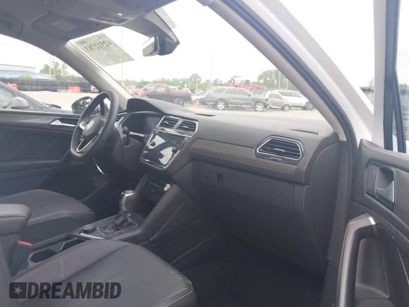 2022 Volkswagen Tiguan SE с VIN 3VV2B7AX2NM165433, выставлен на аукционе IAAI как лот 42512783 с пробегом 39 713 миль миль и . История ставок и продаж доступна на DreamBid. Изображение 5.