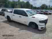 2025 Ram 1500 Big Horn z VIN 1C6RREFP5SN637607, wystawiony jako Copart lot #69922795 z przebiegiem 23 565 mil mil oraz Szkoda całkowita • Salvage title. Historia ofert i sprzedaży dostępna na DreamBid. Obrazek 4.