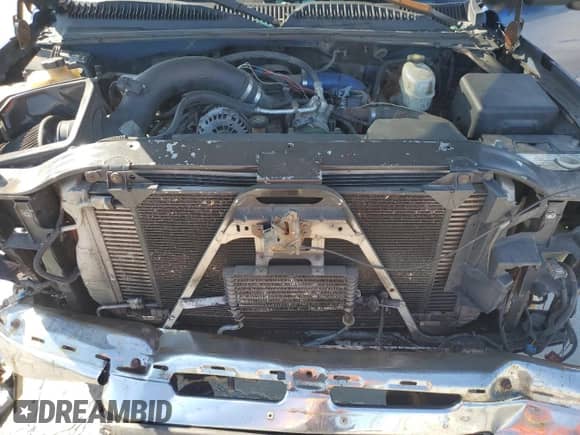 2003 Chevrolet Silverado 2500HD LT z VIN 1GCHK29183E120978, wystawiony jako Copart lot #81241735 z przebiegiem 306 355 mil mil oraz Szkoda całkowita • Salvage title. Historia ofert i sprzedaży dostępna na DreamBid. Obrazek 11.