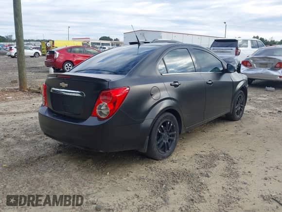 2013 Chevrolet Sonic LT с VIN 1G1JC5SH2D4168340, выставлен на аукционе IAAI как лот 43168491 с пробегом 147 319 миль миль и . История ставок и продаж доступна на DreamBid. Изображение 4.