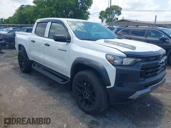 2024 Chevrolet Colorado 4WD Trail Boss с VIN 1GCPTEEKXR1227510, выставлен на аукционе IAAI как лот 42685724 с пробегом 9 472 миль миль и . История ставок и продаж доступна на DreamBid. Изображение 1.