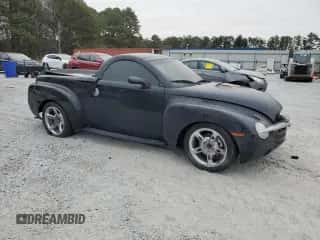2005 Chevrolet SSR LS z VIN 1GCES14H25B117855, wystawiony jako Copart lot #86213054 z przebiegiem Nie podano mil oraz Nie do naprawy • Non repairable. Historia ofert i sprzedaży dostępna na DreamBid. Obrazek 4.