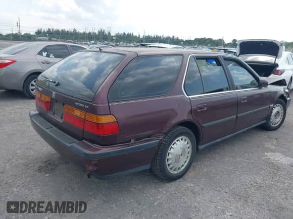 1991 Honda Accord with VIN 1HGCB9862MA021969, listed as a IAAI auction lot 41872814 with 63,654 mi miles and . Bid and sale history available at DreamBid. Image 4.