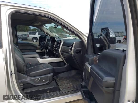 2019 Ford F-250 XL with VIN 1FT7W2B64KED34693, listed as a IAAI auction lot 43103301 with 138,503 mi miles and . Bid and sale history available at DreamBid. Image 5.