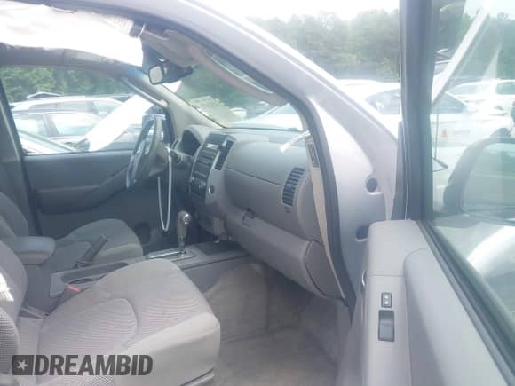 2011 Nissan Frontier Pro-4X z VIN 1N6AD0EVXBC436432, wystawiony jako IAAI lot #42313471 z przebiegiem 158 735 mil mil oraz . Historia ofert i sprzedaży dostępna na DreamBid. Obrazek 5.