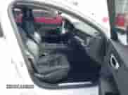 2022 Volvo S60 Momentum z VIN 7JRL12TZXNG160855, wystawiony jako IAAI lot #42598490 z przebiegiem 33 848 mil mil oraz . Historia ofert i sprzedaży dostępna na DreamBid. Obrazek 5.