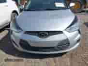 2012 Hyundai Veloster w/Black Int с VIN KMHTC6AD4CU021595, выставлен на аукционе IAAI как лот 42004371 с пробегом 149 637 миль миль и . История ставок и продаж доступна на DreamBid. Изображение 6.